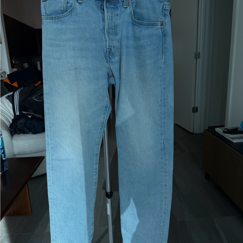 Levi's Men's Light Blue Straight Jeans